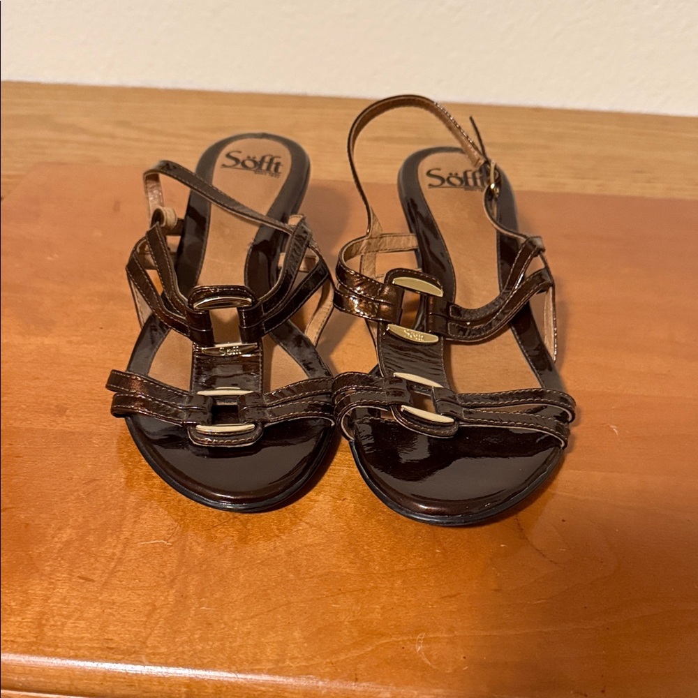 Sofft Glossy leather Brown and gold Strappy Sandals